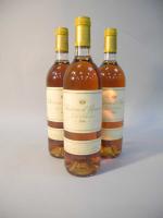 Trois bouteilles Château d'Yquem, Lur-Saluces Sauternes, 1990.