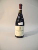 Une bouteille Clos des Lambrays, Grand Cru, Domaine des Lambrays,...