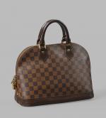 LOUIS VUITTON - SAC modèle "Alma" en toile damier, intérieur...