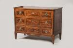 COMMODE en noyer, placage de loupe de noyer et bois...