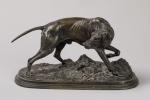 D'après Pierre-Jules MENE (1810-1879). Chien de chasse à l'arrêt. Bronze...