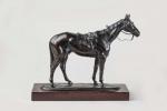 Gaston d'ILLIERS (1876-1932), « Avant la course ». Sujet en bronze à...