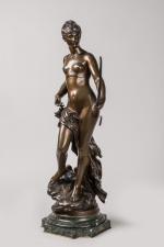 Mathurin Moreau (1822-1912)
« Diane chasseresse »
Sujet en bronze à patine...