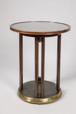 Thonet
Table de bistrot ronde en hêtre teinté acajou avec base...