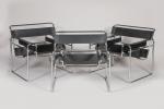 Marcel Breuer (1902-1981) d'après
Série de trois fauteuils modèle « Wassily...