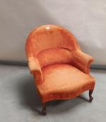 FAUTEUIL crapaud en velours damier orange. Fin XIXe début XXème...