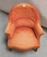 FAUTEUIL crapaud en velours damier orange. Fin XIXe début XXème...