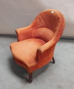 FAUTEUIL crapaud en velours damier orange. Fin XIXe début XXème...