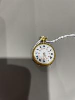 Une MONTRE de COL en or jaune.
Époque Louis XVI.
Poids brut...