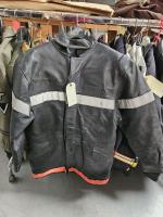 Un veste en cuir des sapeurs pompiers des années 2000,...