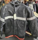 Un veste en cuir des sapeurs pompiers des années 2000,...