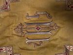 CHASUBLE de prêtre en soie et fils d'or à décor...