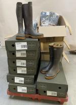 LE CHAMEAU, ensemble de 32 paires de BOTTES basses Anjou,...