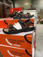 Ensemble de paires de CHAUSSURES : 
- Manitou, chaussures de...