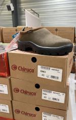 Ensemble de paires de CHAUSSURES de marque Chiruca : 
-...