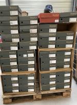 Lot de paires de CHAUSSURES de marque Aigle : 
-...