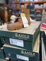 AIGLE. Ensemble de CHAUSSURES, dont : 
- Perros CVS beige,...