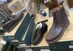 AIGLE. Ensemble de CHAUSSURES, dont : 
- Tarmac marron foncé,...