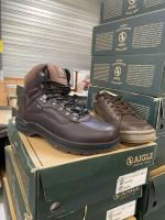 AIGLE. Ensemble de CHAUSSURES, dont : 
- Picardie, marron, 27...