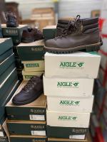 AIGLE. Ensemble de CHAUSSURES, dont : 
- Picardie, marron, 27...