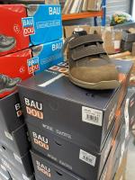 BAUDOU. Ensemble de CHAUSSURES et chaussures de sécurité, dont :...