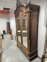 Armoire à deux portes miroirs 
Travail vers 1900
H : 283...