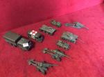 Dinky Toys France 7 pièces militaires peinture d'origine assez bon...