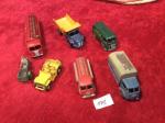 Dinky Toys France, lot de 7 pièces: 2 Ford, une...