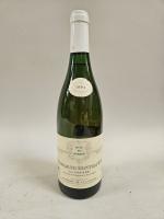 Lot de trois bouteilles blanc : 
1 bouteille Chassagne-Montrachet 1994...