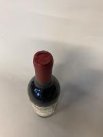 Une BOUTEILLE de PETRUS pomerol 1986.