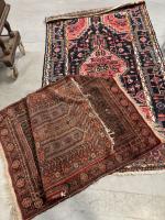 Un ensemble de trois petits TAPIS Anatolie, Pakistan et Iran