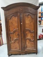 Grande ARMOIRE ouvrant à deux portes en chêne mouluré et...