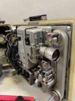 Caméra BOLEX PAILLARD modèle S 321  dans sa valisette...