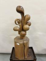 Une STATUE en bois d'olivier "composition abstraite" vers 1980.
H :...