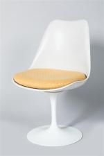 Eero SAARINEN (1910-1961). Chaise modèle " Tulipe " à coque...