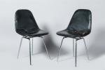 Ray (1912-1988) et Charles (1907-1978) EAMES. Paire de chaises modèle...