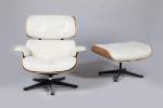 Ray (1907-1958) et Charles (1912-1988) EAMES. Fauteuil de repos modèle...